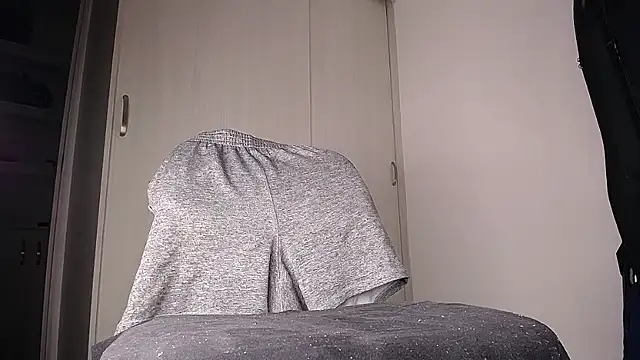 Pertunjukan Kamera Web MAXJONES_2