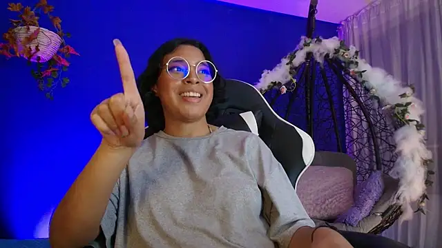 Emmapark_ Adlı Modelin Canlı XXX Sohbeti