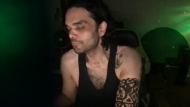 KungFuPanda001 élő XXX-chatje