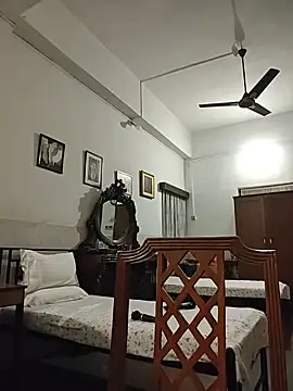 NakedMILFx Chat XXX live