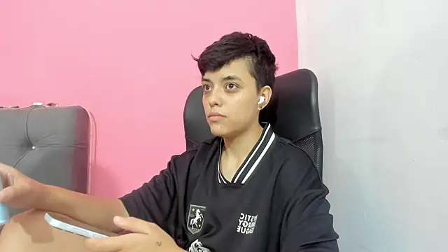 ariloe_quinteroのライブXXXチャット