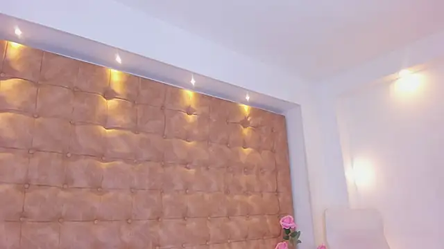 Chat +18 de violet_giraldo ao vivo