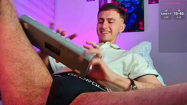 dimitri-bilak Adlı Modelin Canlı XXX Sohbeti