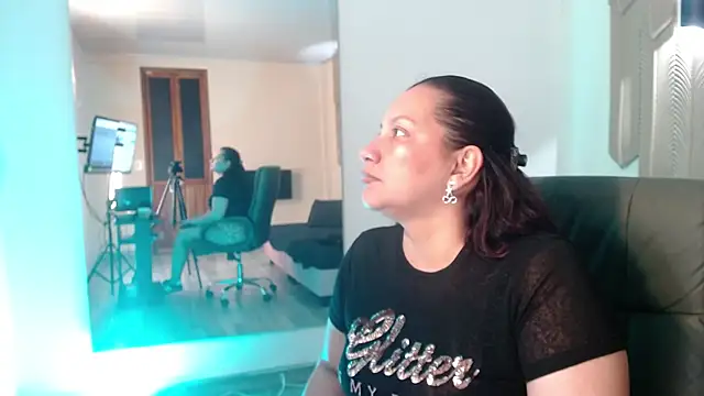 mia_coral1 – webcam-show