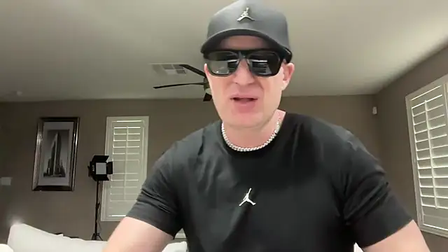 Naughty_Ken_Barbie-69 在線直播表演