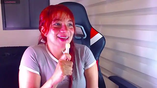 Vannessa__Shy élő XXX-chatje