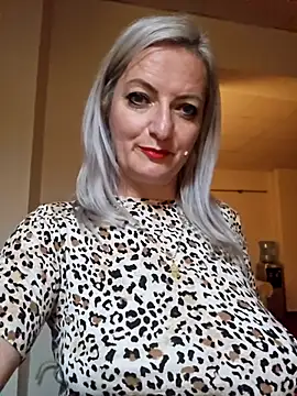 LadyTouch 现场XXX聊天