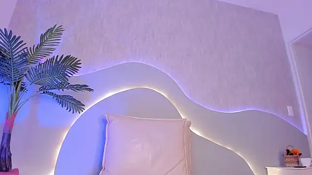 CannelaSmith Adlı Modelin Canlı XXX Sohbeti