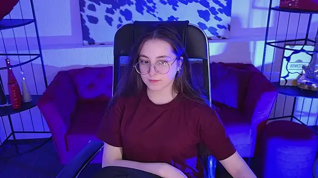 VirtuallVoyant's Live XXX Chat