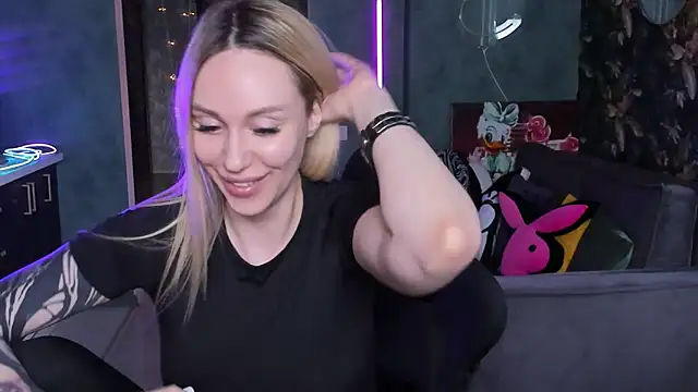 BlckmirrorrのライブXXXチャット