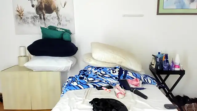 ConnieSmall24 Chat XXX in diretta