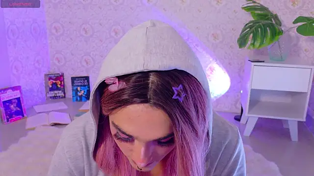 Mikavelvet08 – webcam-show