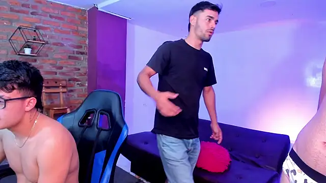 Онлайн чат XXX Spaceboys18