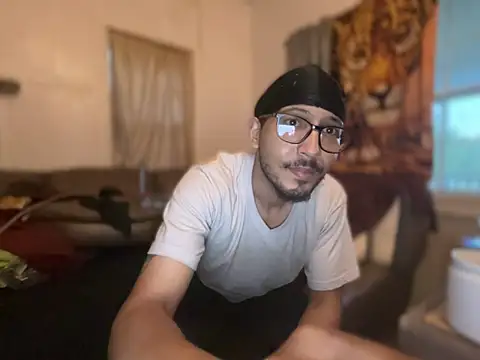 ThrowedWorldWide's Webcam Show