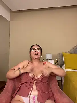 Chatroom XXX en direct de AlmaraRouge