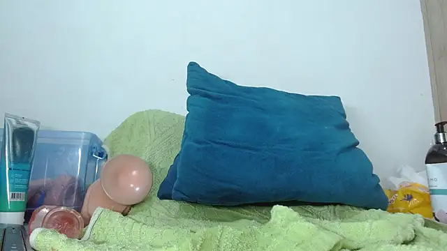 avaleri_cherry's Webcam Show