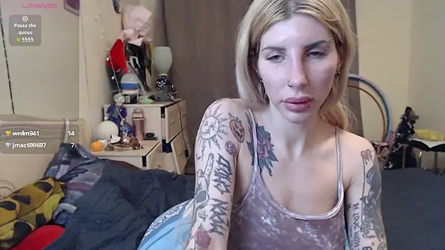 BLACKPeonyy: онлайн-секс-чат