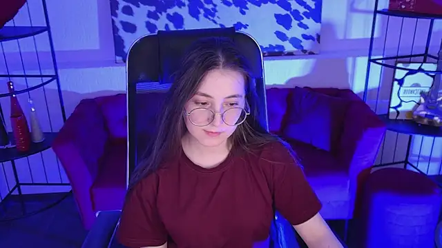 VirtuallVoyant Adlı Modelin Canlı XXX Sohbeti