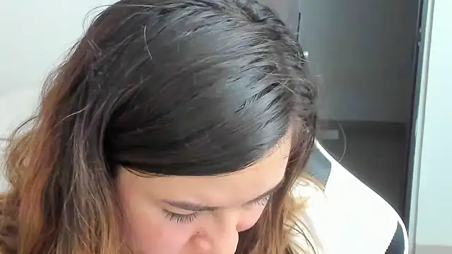 Živý XXX chat __Emma__11__Lecat_