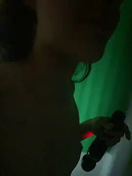 uncontrolled_fire – Live XXX-chat