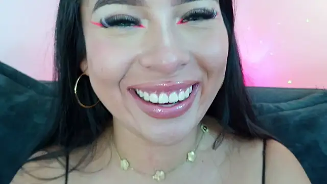 mia_roux1's Live XXX Chat