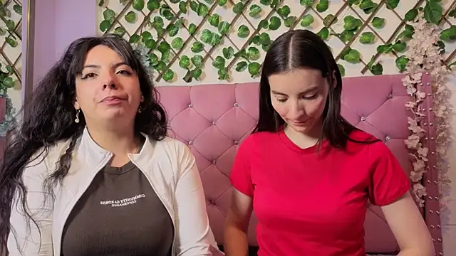 Valkiria-and-Dione – Live XXX-chat