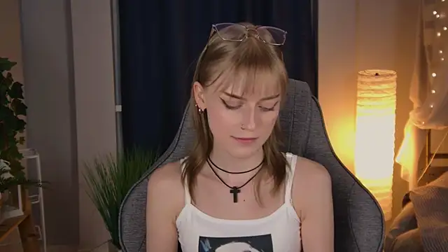 KiraMontoyaのライブXXXチャット