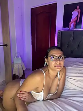 Živý XXX chat ema_zoe