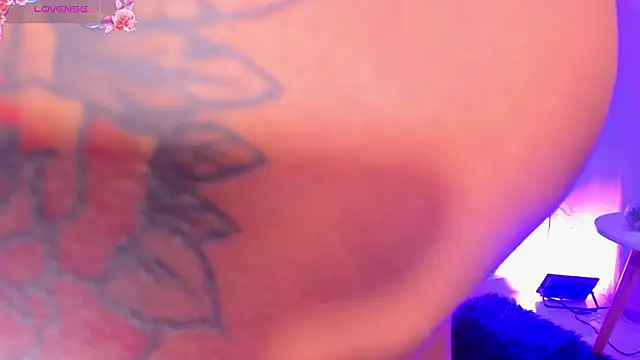 MariamRivera_ Adlı Modelin Canlı XXX Sohbeti