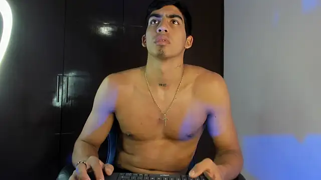 Chat XXX en directo de Milo_LatinBoy