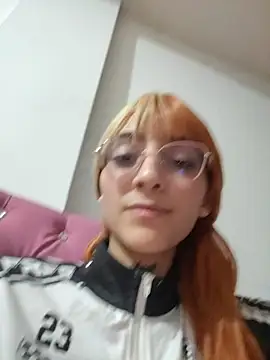 XXX chat uživo modela Dani-peggin