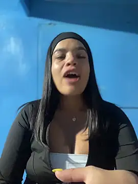 JuanitaMore01's Live XXX Chat