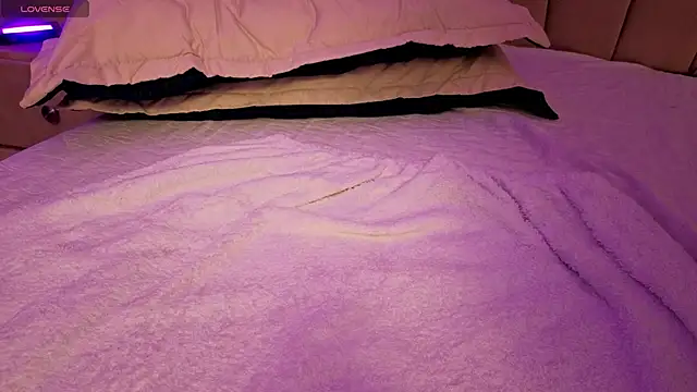 Esmeralda_Candy Adlı Modelin Canlı XXX Sohbeti