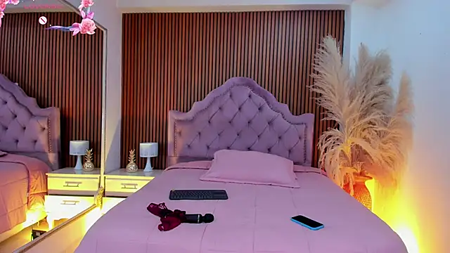 Agathaargent_ Adlı Modelin Canlı XXX Sohbeti