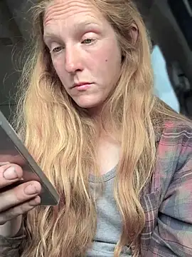 GoldenFlameGoddess' Webcam Show