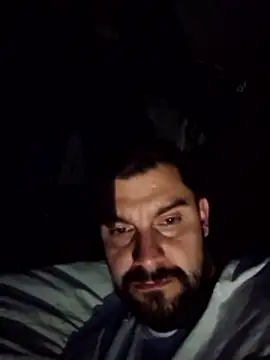 Dani199021: διαδικτυακό σόου στην κάμερα