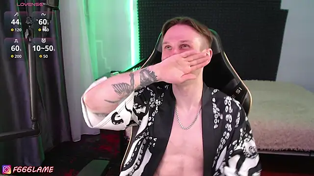 แชท XXX สดของ F666LAME