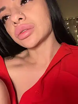 XXX chat uživo modela Layana_Ro