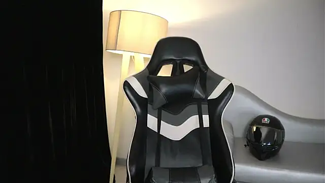 ashleyvalirya's Live XXX Chat