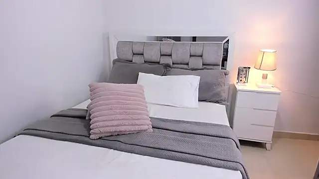 Camilaa_bueno Live XXX-chat