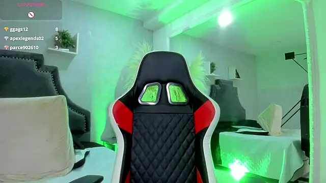 EmiliaRose_'s Live XXX Chat