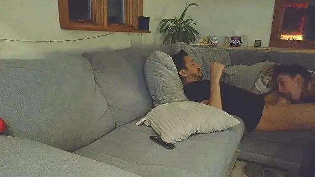 matix_and_emy: διαδικτυακό σόου στην κάμερα