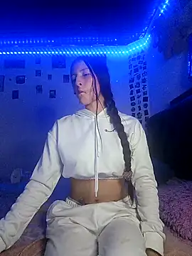 im_scarlett18x Adlı Modelin Canlı XXX Sohbeti