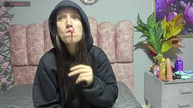 EiraLove – webcam-show