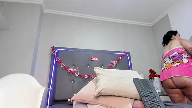 emma_lye live XXX chat