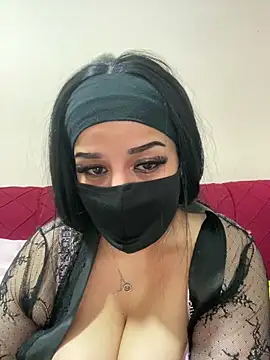 mari_layali Show in webcam