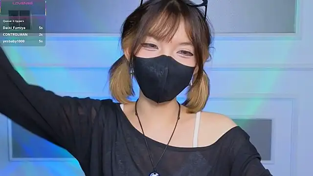 Pokazy przed kamerką – _____Panda_____