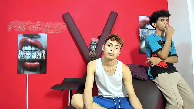 VERY_HOT_GUYS Chat XXX live