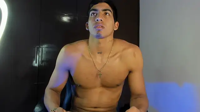 Milo_LatinBoy: онлайн-секс-чат