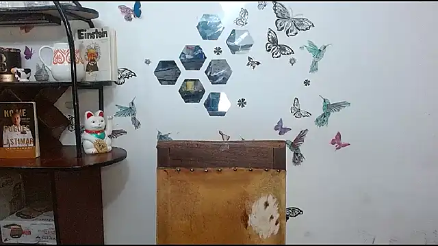 LauraMallioni live XXX chat